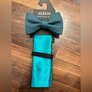 NWT Alfani Teal & Navy Blue Bow Tie and pocket square mens Wear